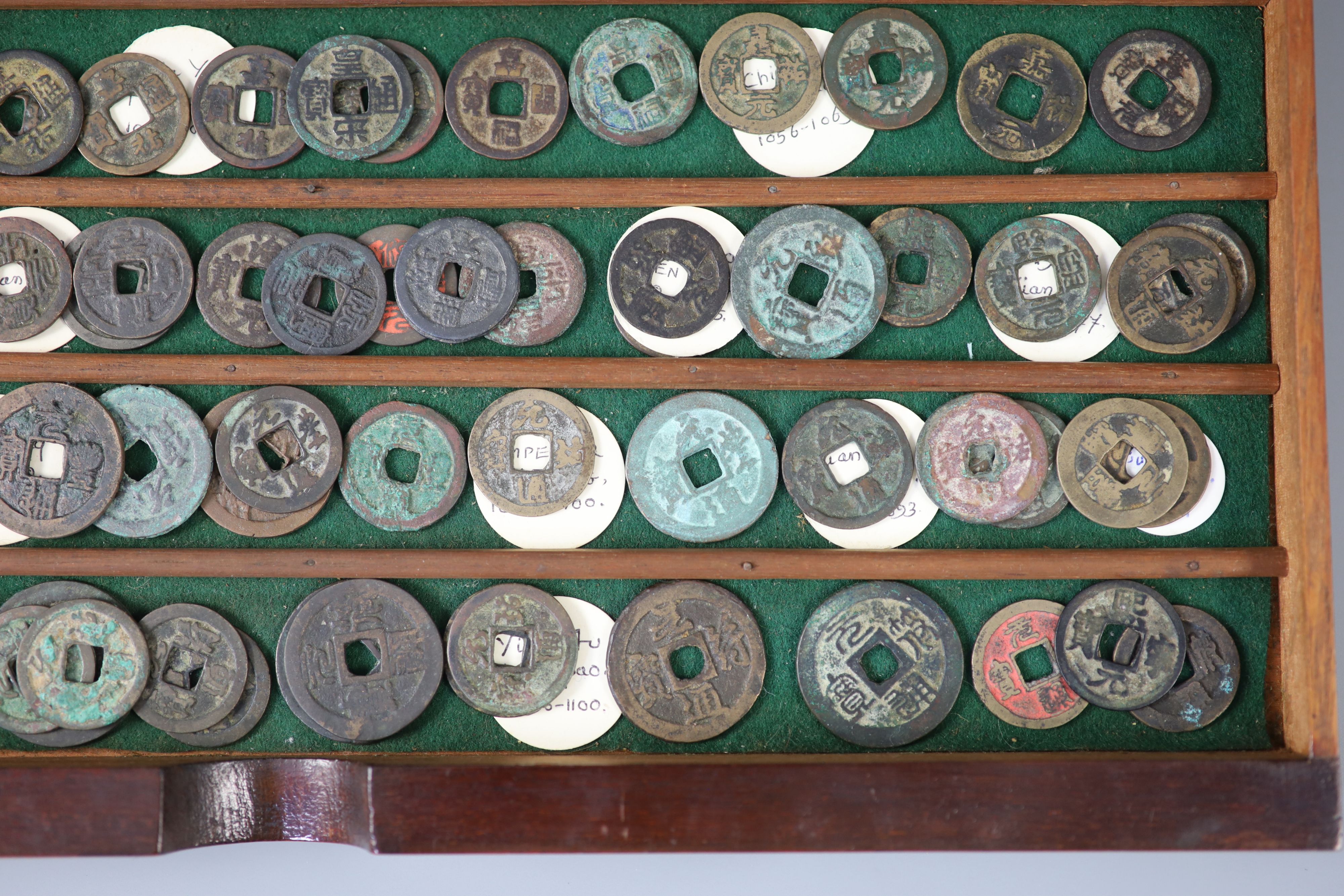 China, 152 Ancient bronze round coins, Northern Song dynasty, Emperors Zhen Zong (998-1022) to Zhe Zong (1086-1100)